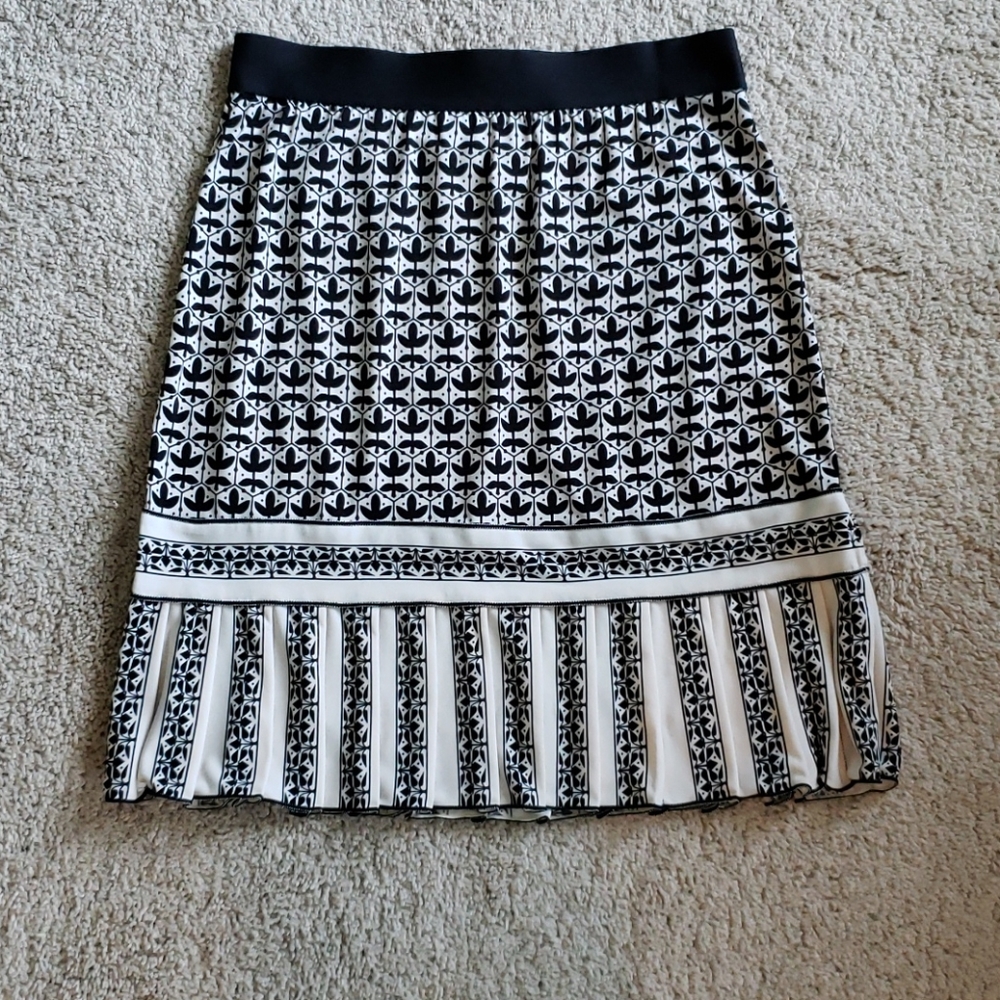 Max Studio pleated hem skirt Sz XS